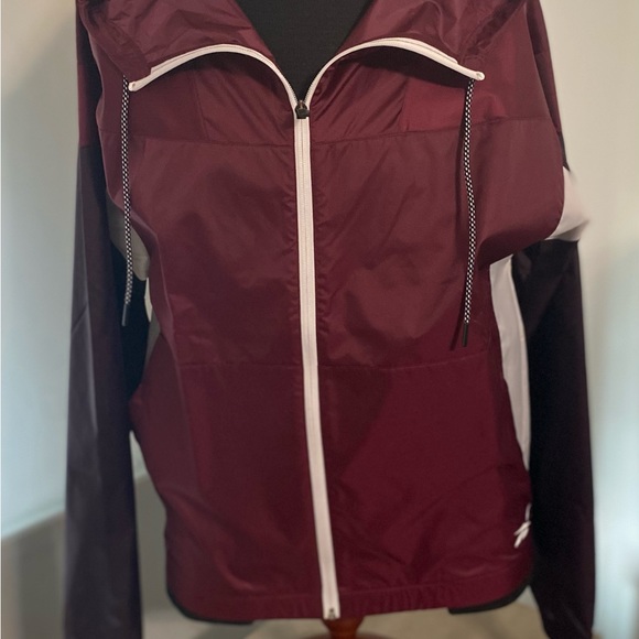 Reebok Other - Men’s Reebok jacket size small brand new